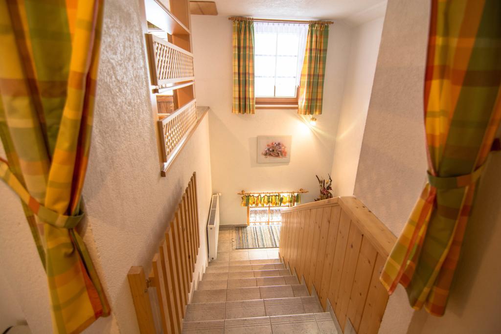 Hotel Guggenbergerhof Maria Luggau Zimmer foto